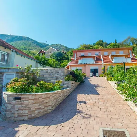 Apartments Enigma - With Private Parking Mostar Exterior foto